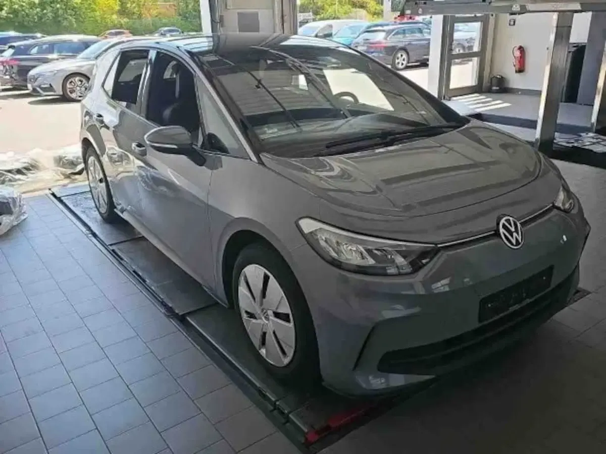 Gebraucht VW ID.3 Pro 150 kW (204 PS) 2024 Grau Kleinwagen