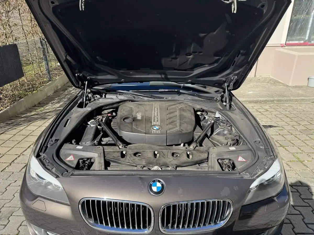 Gebraucht BMW 525 218 PS (160 kW) 2012 Braun Kombi