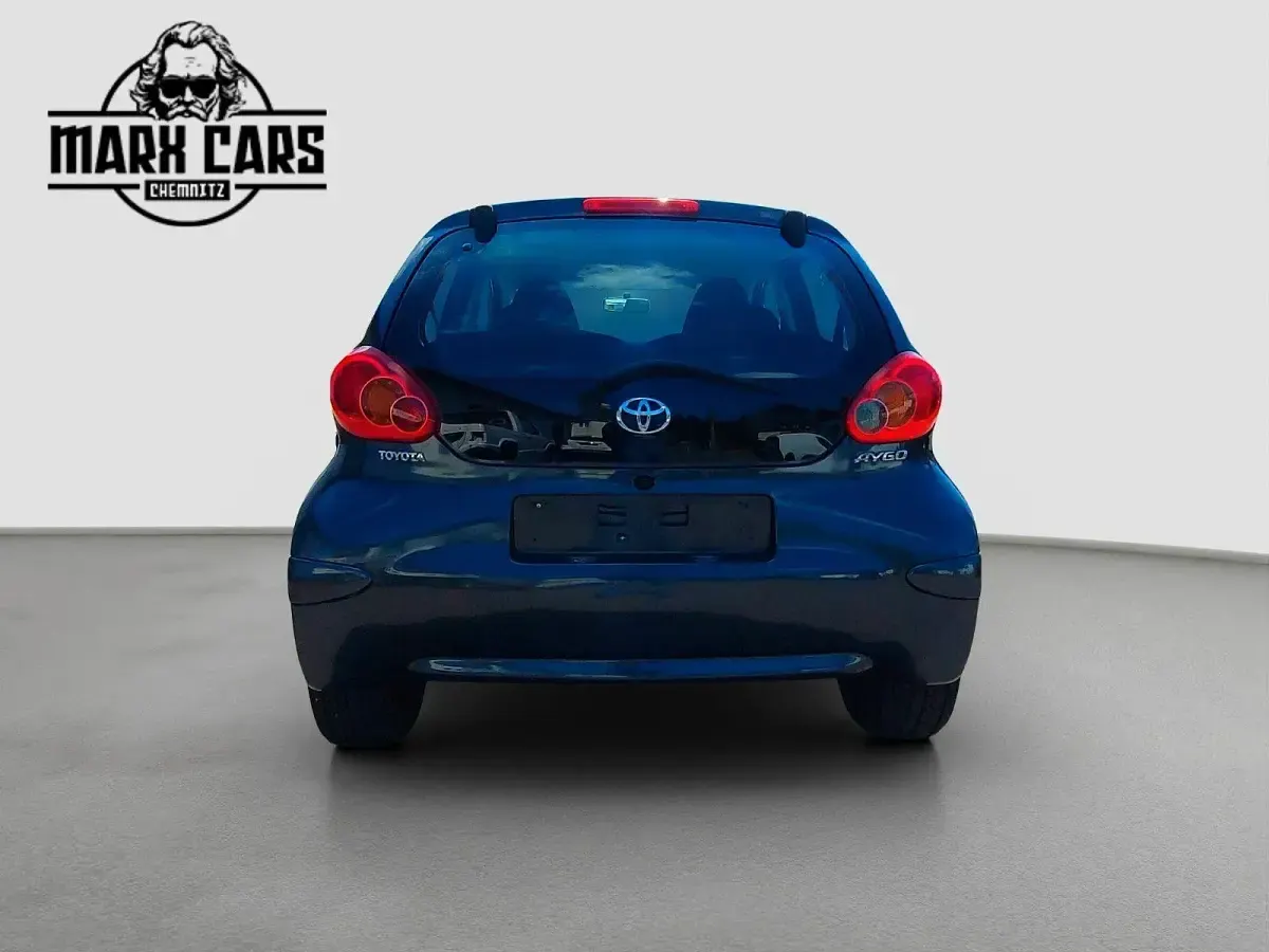 Gebraucht Toyota Aygo 68 PS (50 kW) 2008 Grau Kleinwagen