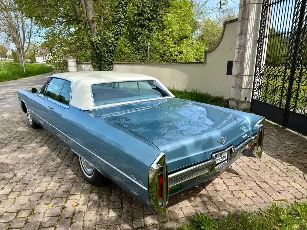 Second-hand Cadillac Deville 340 CP (250 kW) 1966 Albastru Berlinǎ
