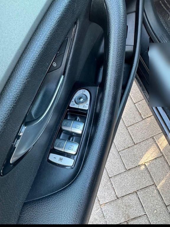 Gebraucht Mercedes E220 194 PS (142 kW) 2019 Beige Limousine