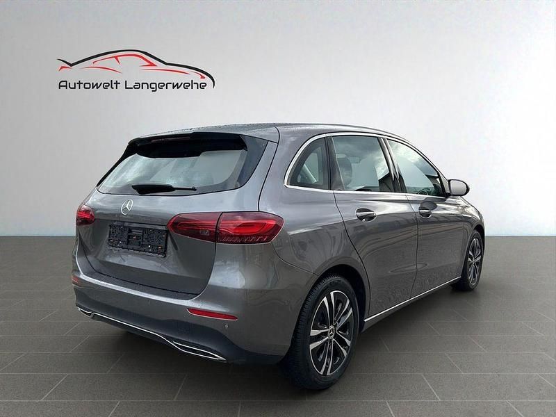 Gebraucht Mercedes B180 136 PS (100 kW) 2024 Grau Van / Kleinbus