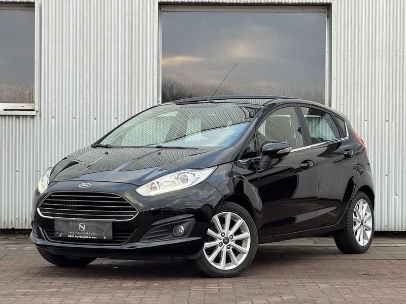 Gebraucht Ford Fiesta Titanium 125 PS (91 kW) 2017 Iridiumschwarz metallic Kleinwagen