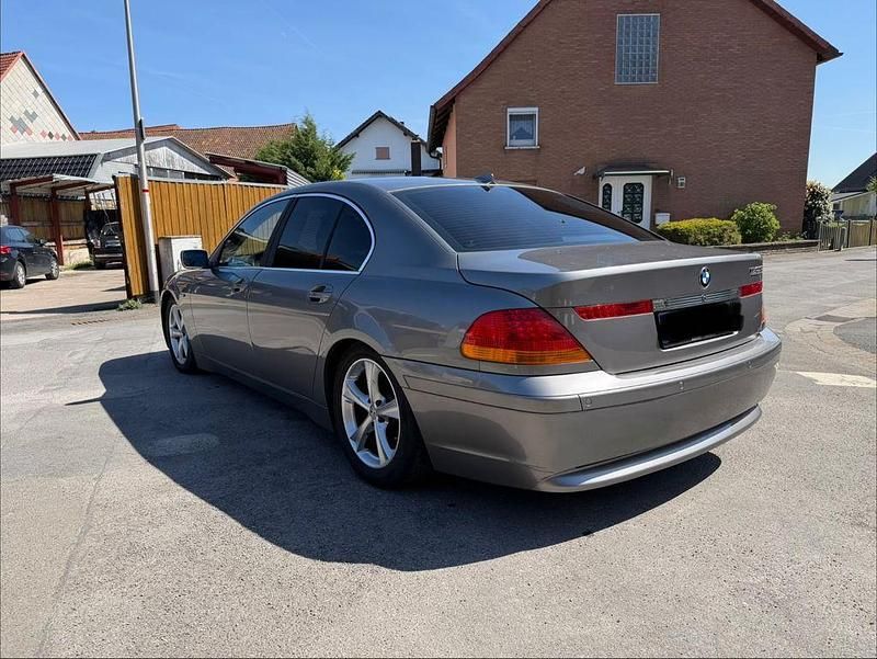 Gebraucht BMW 735L 272 PS (200 kW) 2002 Grau Limousine
