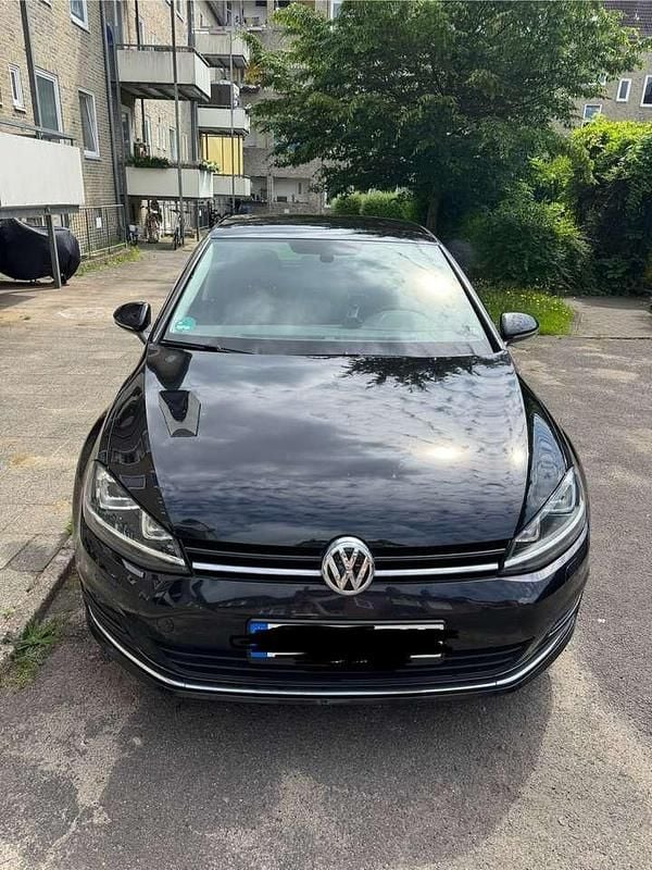 Schwarz Gebraucht 2016 VW Golf VII Highline Kleinwagen | 11.000 € (Guter Preis) - Bild 1/4