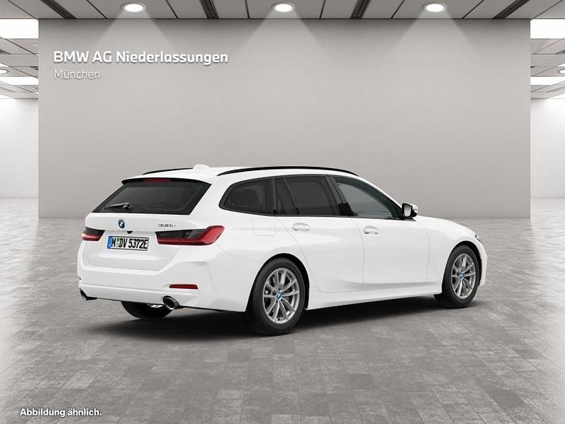 Gebraucht BMW 330e 184 PS (135 kW) 2023 Weiß Kombi