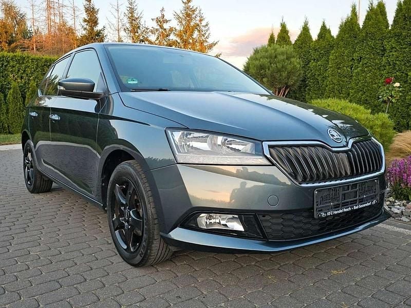 Grau Gebraucht 2017 Skoda Fabia Ambition Limousine | 7.400 € (Guter Preis) - Bild 1/4
