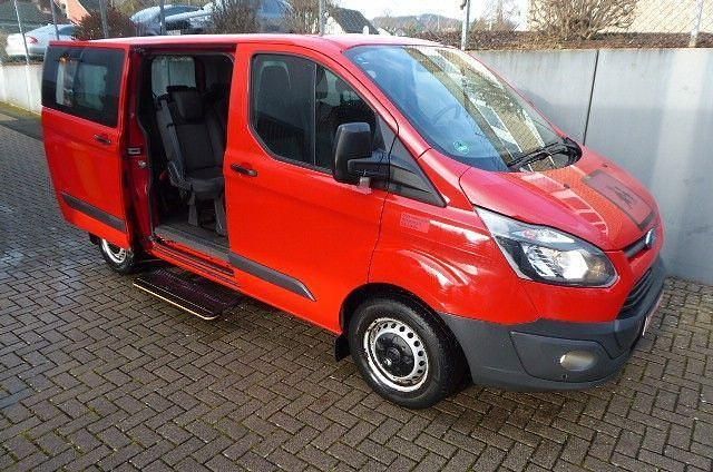 Rot Gebraucht 2015 Ford Transit Kombi | 12.921 € (Fairer Preis) - Bild 1/4