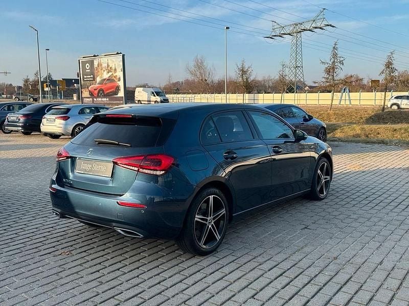 Gebraucht Mercedes A250 Progressive 218 PS (160 kW) 2021 Denimblau metallic Limousine