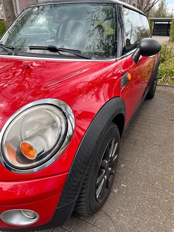 Usata Mini Cooper 90 CV (66 kW) 2008 Rosso Utilitaria