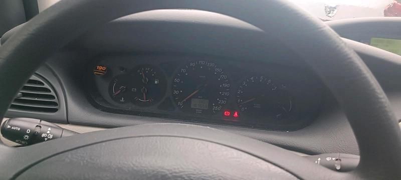 Gebraucht Citroën C5 136 PS (100 kW) 2002 Grün Limousine