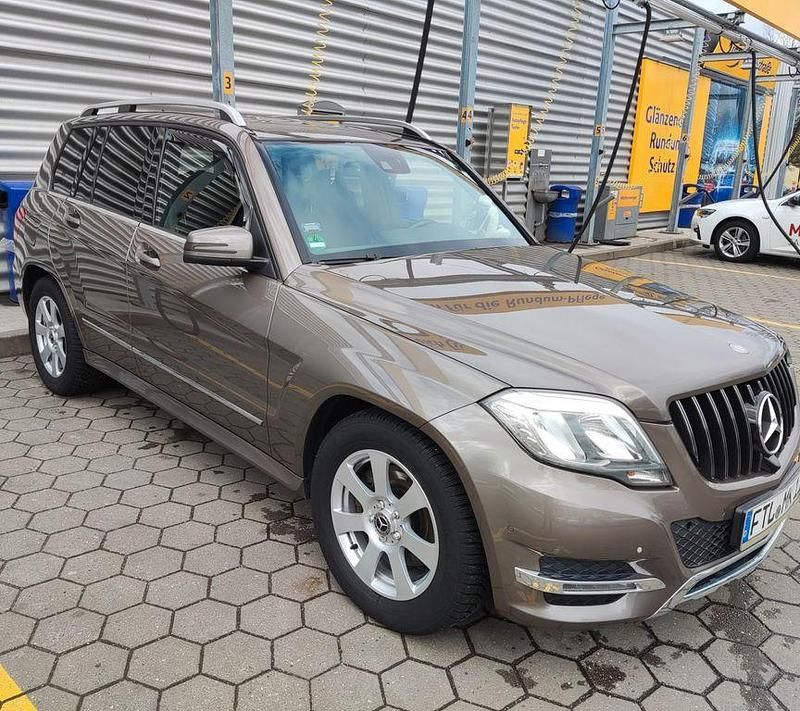 Gebraucht Mercedes GLK250 204 PS (150 kW) 2013 Braun SUV