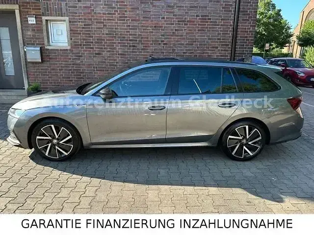 Gebraucht Skoda Octavia SportLine 190 PS (139 kW) 2023 Grau Kombi