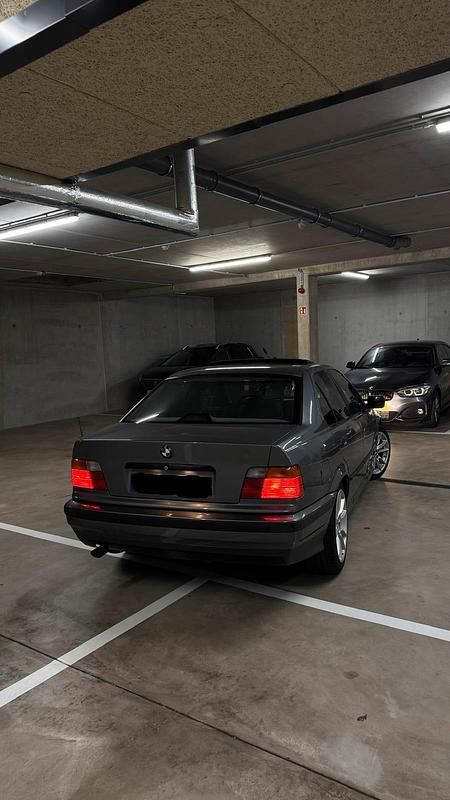 Gebraucht BMW 323 170 PS (125 kW) 1995 Grau Limousine
