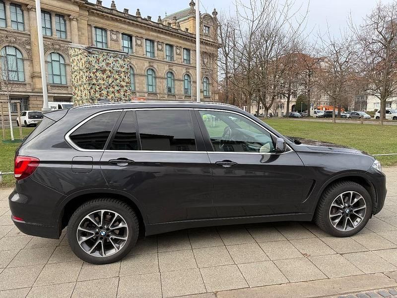 Gebraucht BMW X5 Sport Line 258 PS (189 kW) 2015 Grau SUV
