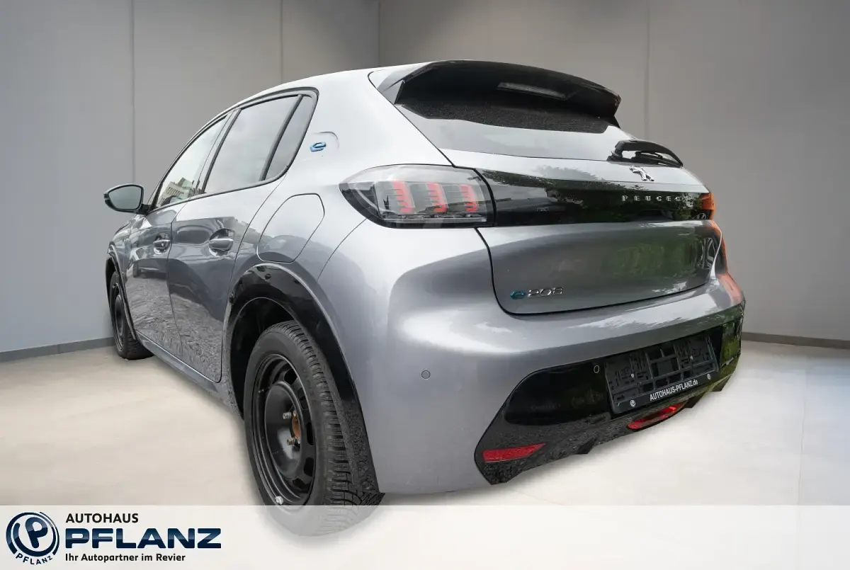 Gebraucht Peugeot e-208 Allure 100 kW (136 PS) 2022 Grau Kleinwagen