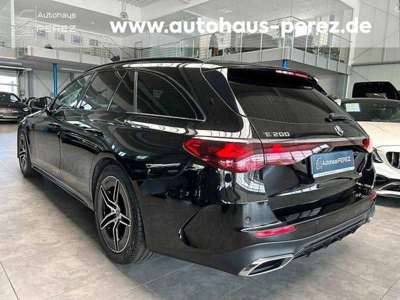 Gebraucht Mercedes E200 AMG 204 PS (150 kW) 2023 Obsidianschwarz metallic Kombi
