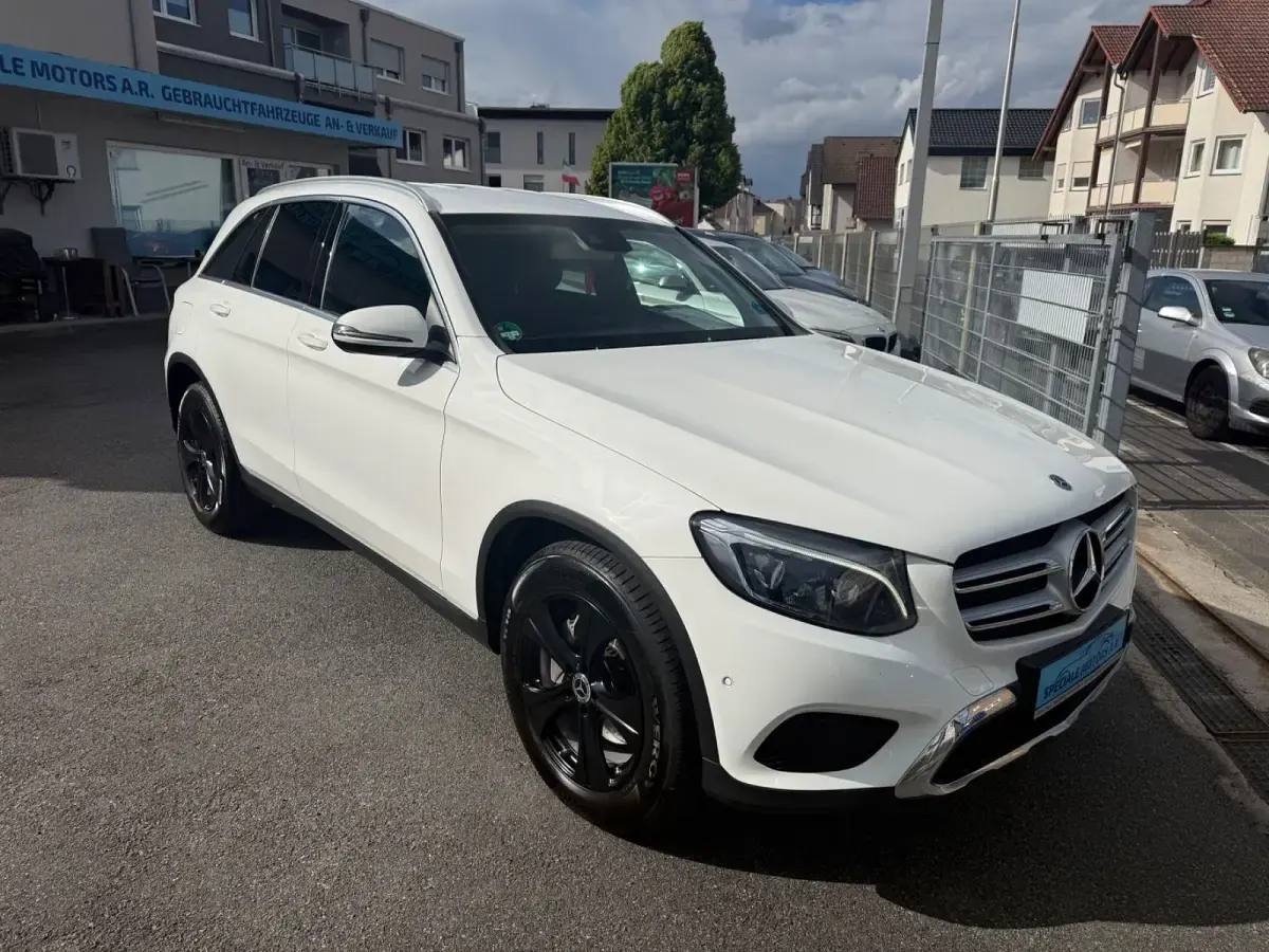 Gebraucht Mercedes GLC250 211 PS (155 kW) 2018 Weiß SUV
