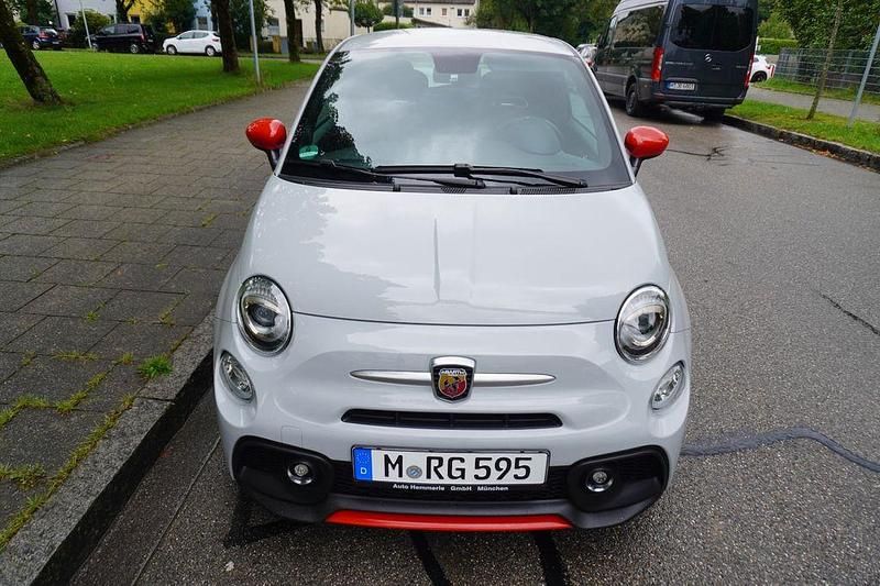 Grau Gebraucht 2022 Abarth 500 Kleinwagen | 17.900 € (Fairer Preis) - Bild 1/4