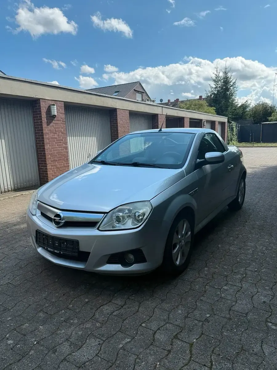 Gebraucht Opel Tigra 95 PS (69 kW) 2009 Silber Cabrio