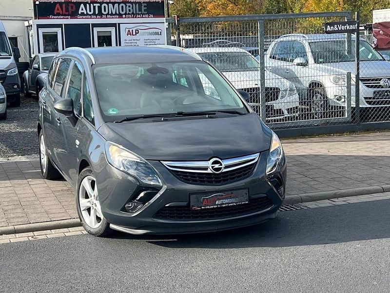 Grau Gebraucht 2014 Opel Zafira Tourer Active Van / Kleinbus | 7.990 € (Fairer Preis) - Bild 1/4
