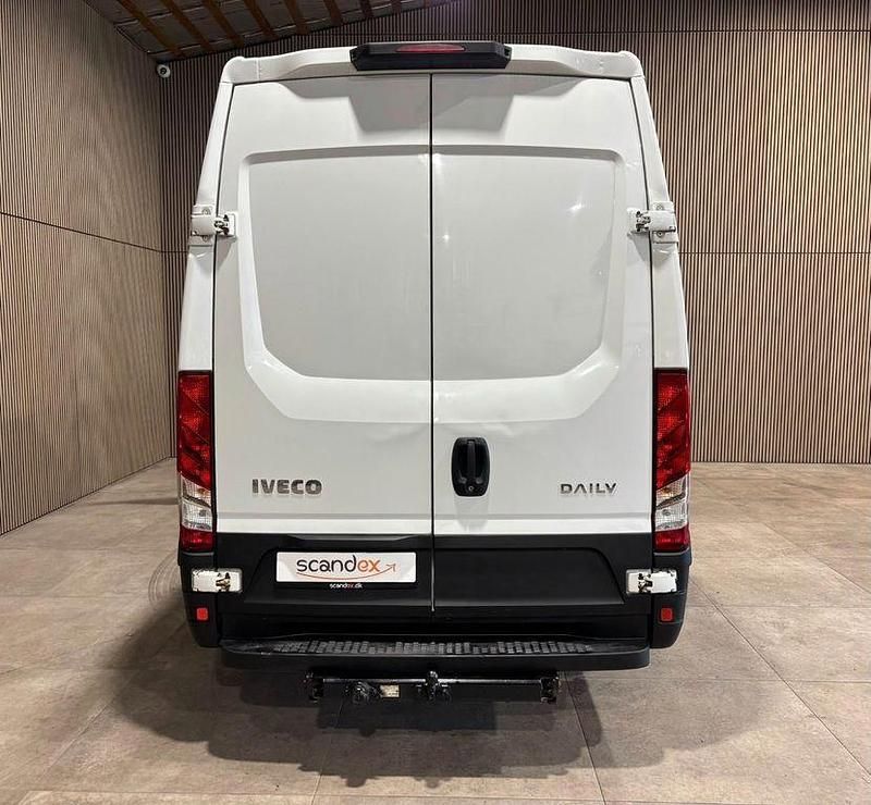 Gebraucht Iveco Daily 170 PS (125 kW) 2015 Weiß Van / Kleinbus
