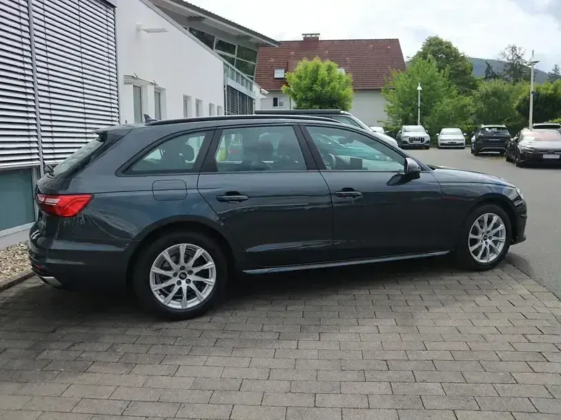 Gebraucht Audi A4 Advanced Plus 163 PS (119 kW) 2020 Manhattangrau metallic Kombi