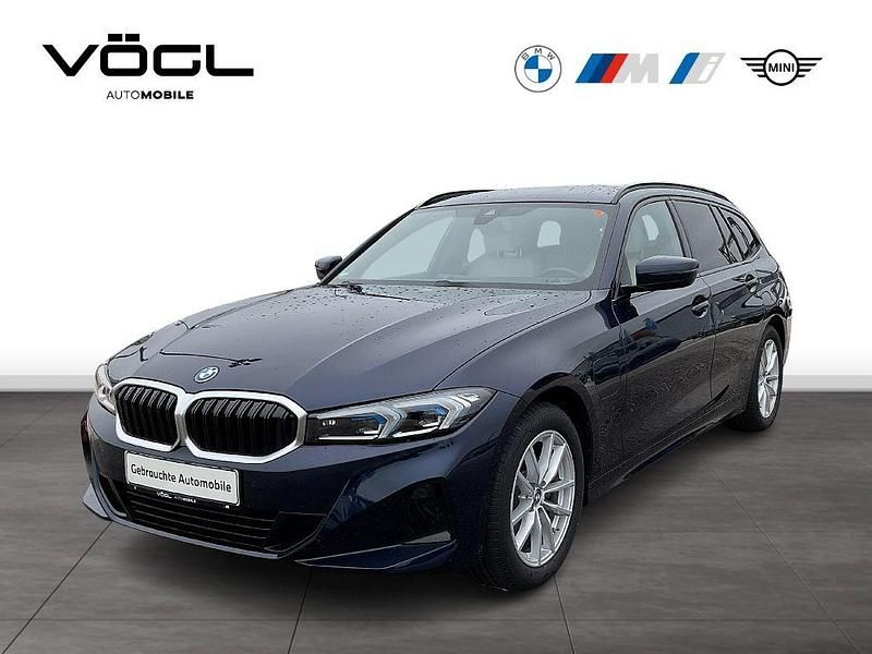 Blau Gebraucht 2024 BMW 330e Sport Line Kombi | 39.150 € (Superpreis) - Bild 1/4