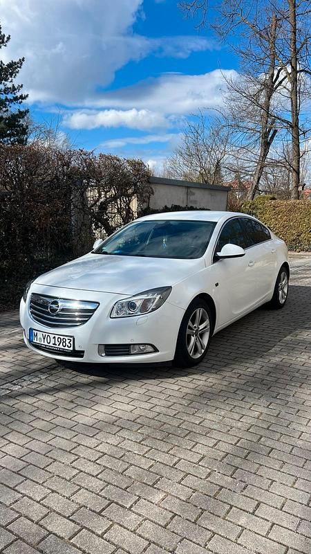 Gebraucht Opel Insignia 170 PS (125 kW) 2011 Weiß Limousine