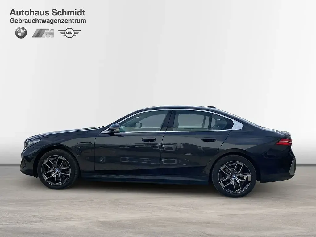 Gebraucht BMW 530e 190 PS (139 kW) 2025 Sophistograu brillanteffekt Limousine