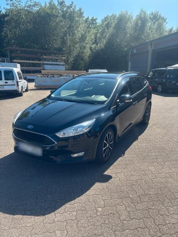 Schwarz Gebraucht 2014 Ford Focus Kombi | 6.900 € (Etwas zu teuer) - Bild 1/4