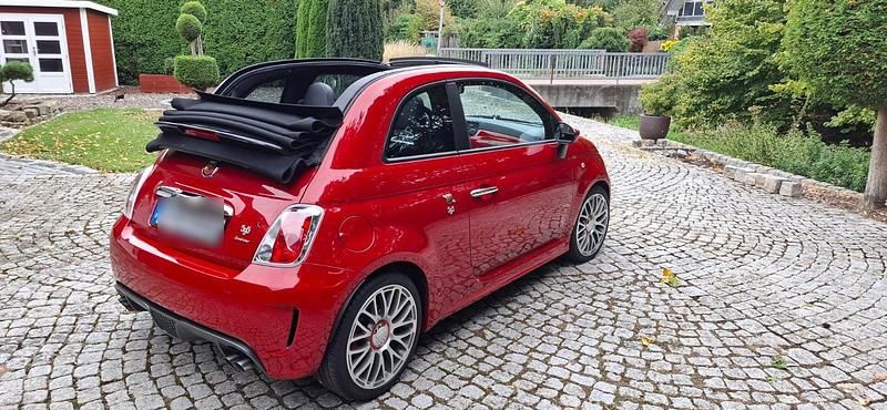 Rot Gebraucht 2015 Abarth 595 Turismo Kleinwagen | 15.500 € (Guter Preis) - Bild 1/4
