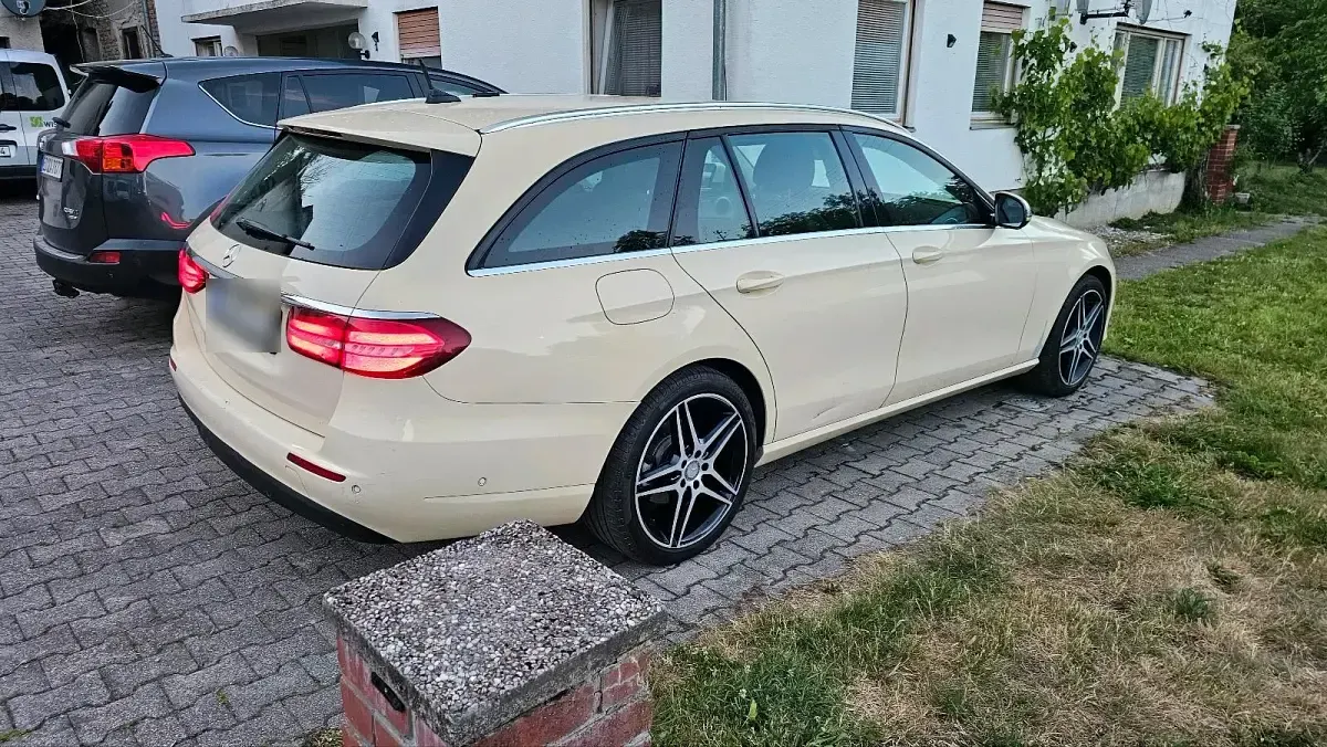 Gebraucht Mercedes E200 150 PS (110 kW) 2016 Gelb Kombi