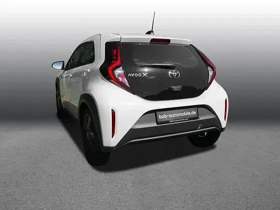 Gebraucht Toyota Aygo X X-play 72 PS (52 kW) 2022 Schneeweiß SUV
