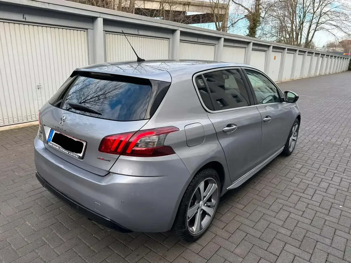 Gebraucht Peugeot 308 GT-line 131 PS (96 kW) 2019 Grau Limousine