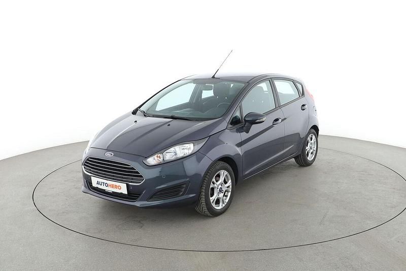 Grau Gebraucht 2015 Ford Fiesta Trend Kleinwagen | 8.100 € (Teuer) - Bild 1/3