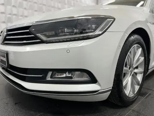 Gebraucht VW Passat Highline 239 PS (175 kW) 2016 Weiß Kombi