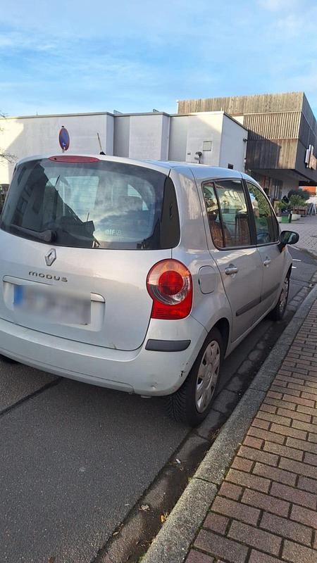 Używany Renault Modus Dynamique 75 KM (55 kW) 2005 Srebrny Minivan
