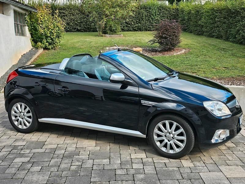 Schwarz Gebraucht 2004 Opel Tigra Cabrio | 1.400 € (Fairer Preis) - Bild 1/4
