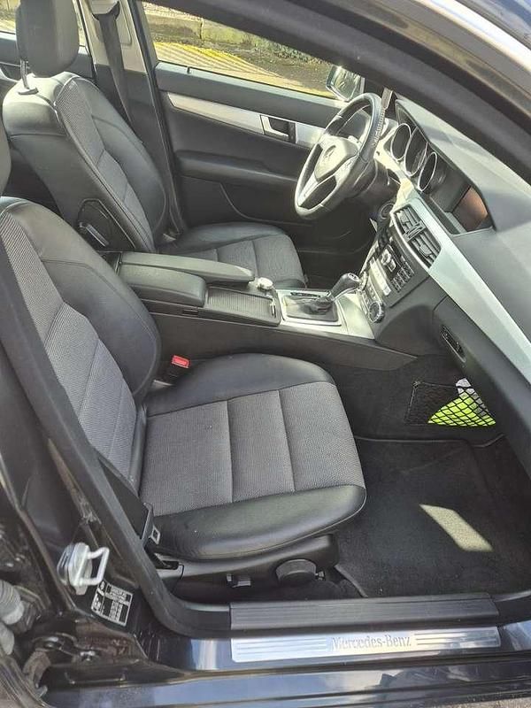 Gebraucht Mercedes C200 Classic 136 PS (100 kW) 2013 Schwarz Limousine