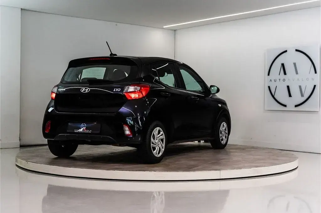 Gebraucht Hyundai i10 Comfort 67 PS (49 kW) 2021 Schwarz Kleinwagen