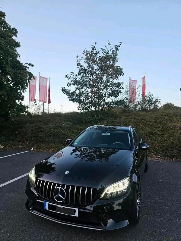 Gebraucht Mercedes C200 150 PS (110 kW) 2018 Schwarz Kombi