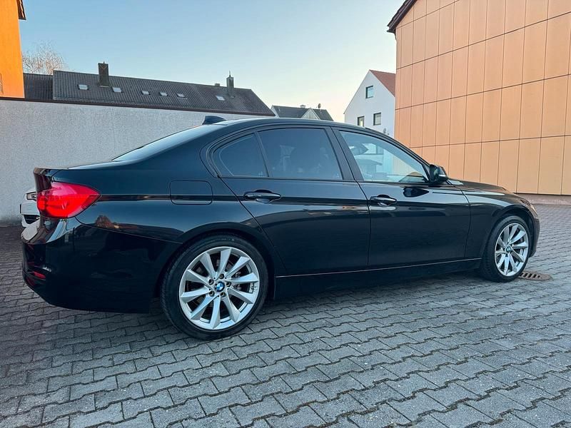 Gebraucht BMW 316 116 PS (85 kW) 2017 Schwarz Limousine