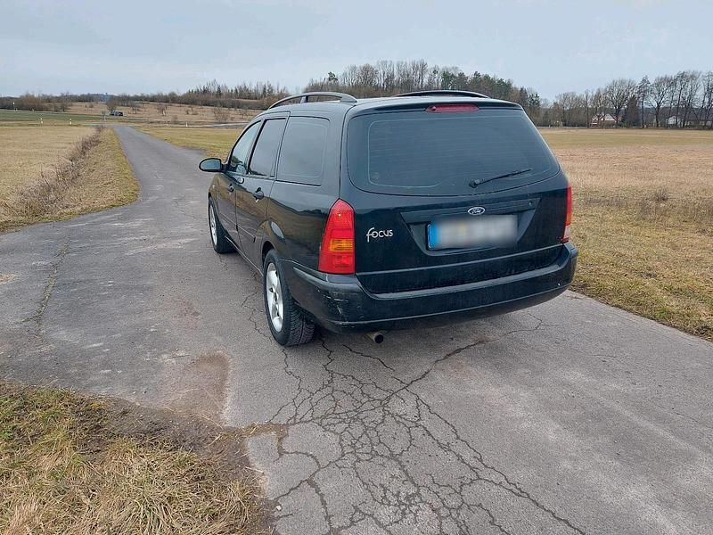 Gebraucht Ford Focus 101 PS (74 kW) 2002 Schwarz Kombi