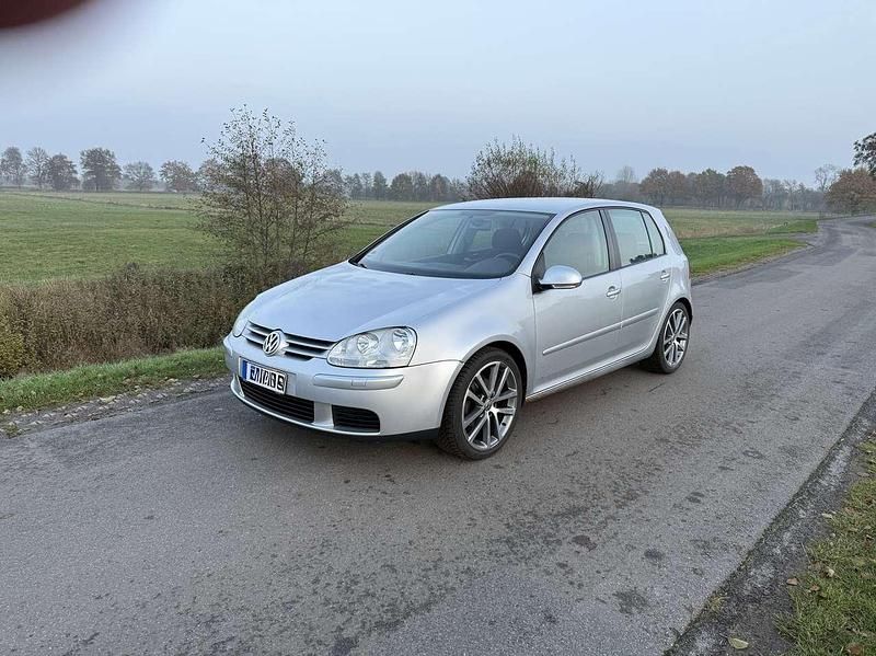 Gebraucht VW Golf IV 105 PS (77 kW) 2004 Silber Kleinwagen