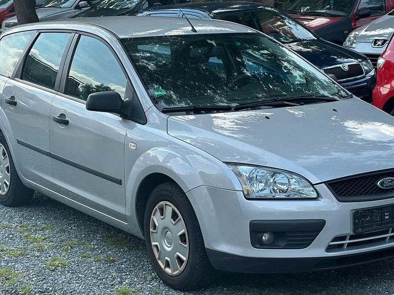 Gebraucht Ford Focus Trend 101 PS (74 kW) 2005 Blau Limousine