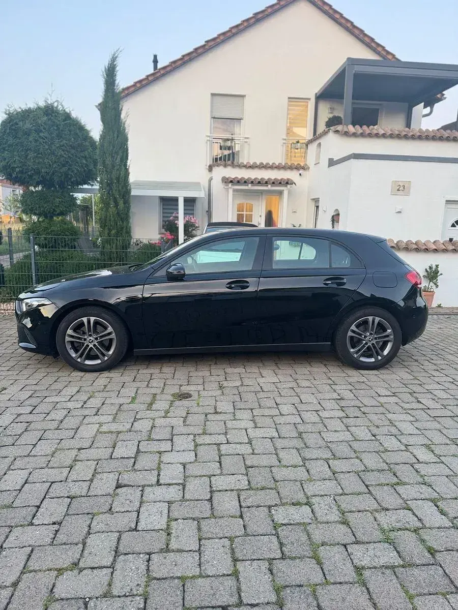 Gebraucht Mercedes A200 150 PS (110 kW) 2019 Schwarz Limousine