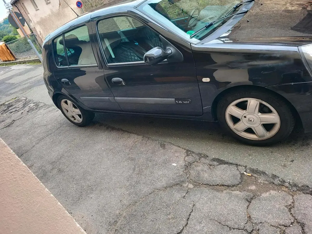 Gebraucht Renault Clio 98 PS (72 kW) 2003 Schwarz Kleinwagen