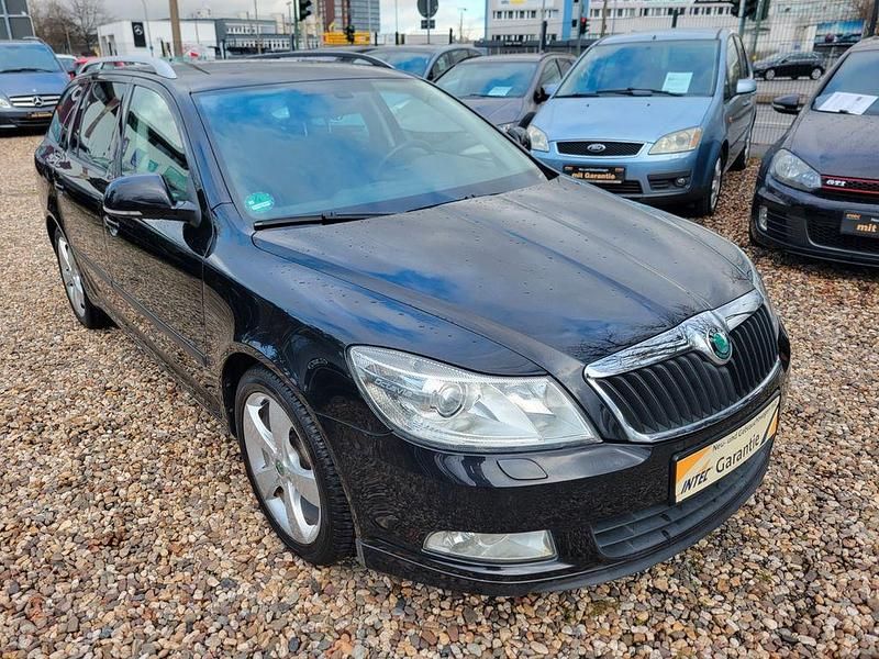 Gebraucht Skoda Octavia Sport 122 PS (89 kW) 2012 Schwarz Limousine