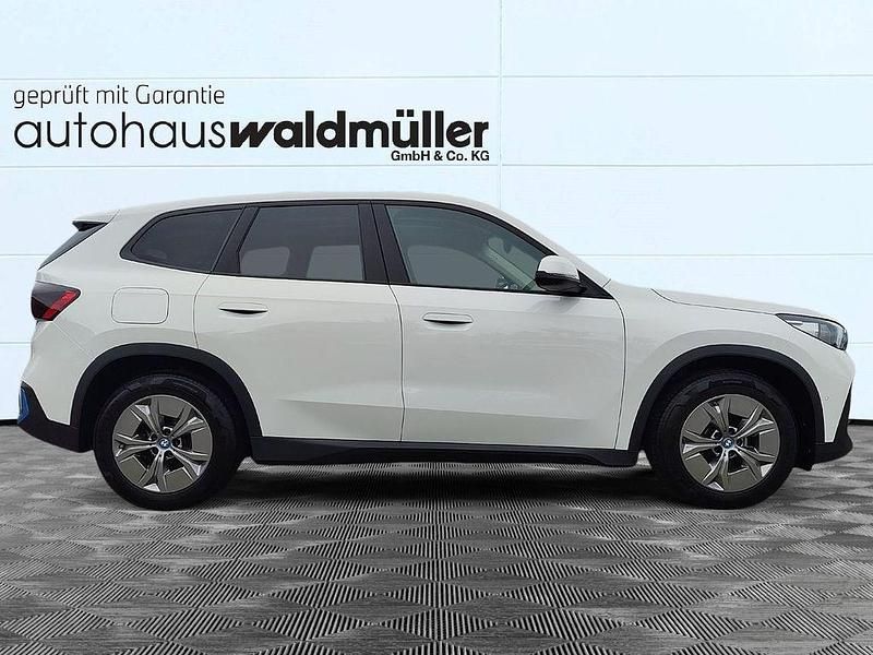 Gebraucht BMW iX1 Performance 200 kW (272 PS) 2023 Weiß SUV